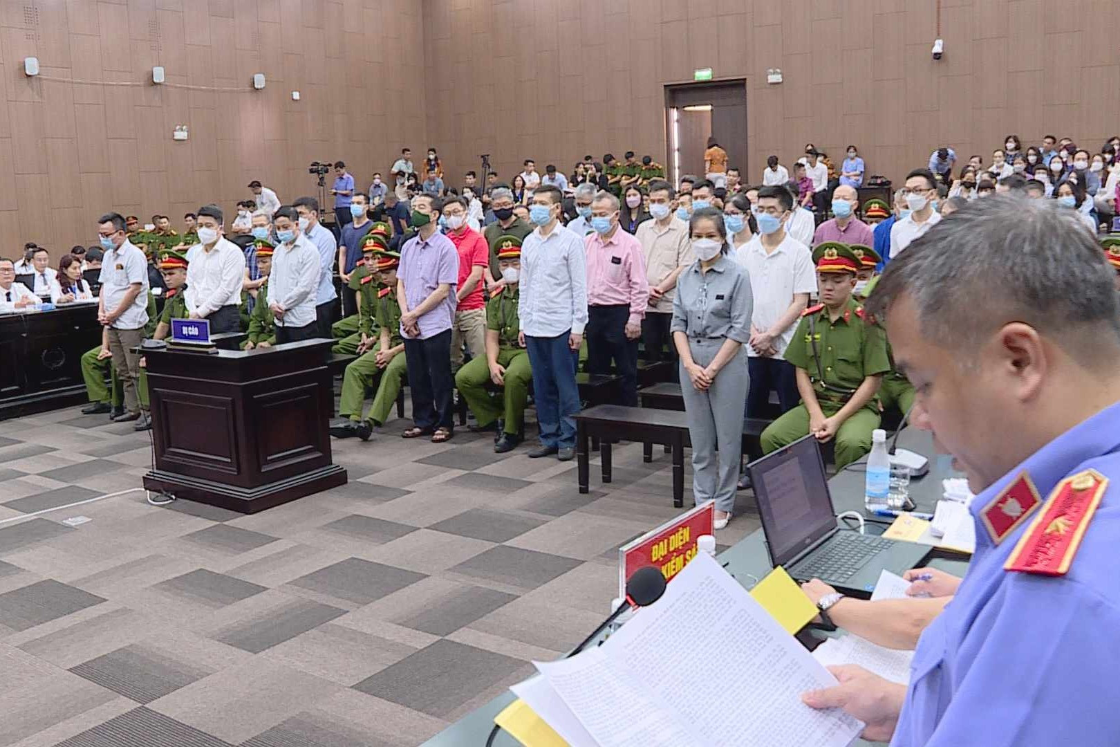 Phiên tòa xét xử vụ 