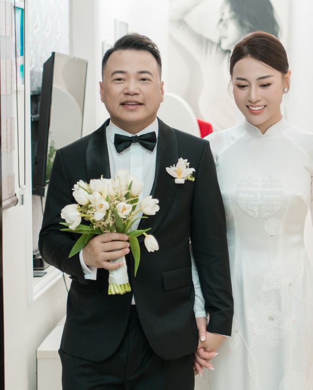 Sau hơn 1 năm hẹn hò, cặp đôi đã chính thức về chung một nhà