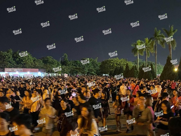 Hơn 30 nghìn khán giả đã hết mình và để lại những ấn tượng đẹp cho 4 cô gái của BLACKPINK