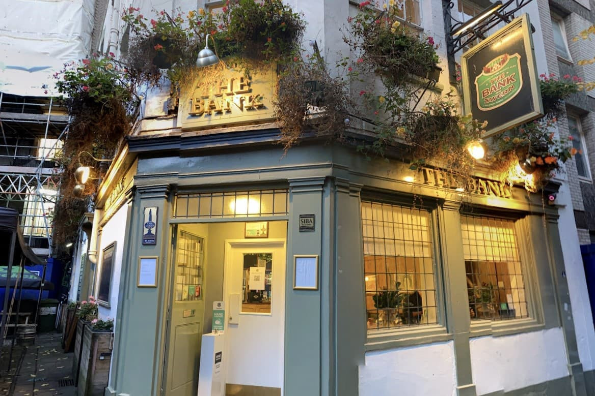 Nhà hàng có danh sách đặt chỗ lâu nhất thế giới ở Anh.