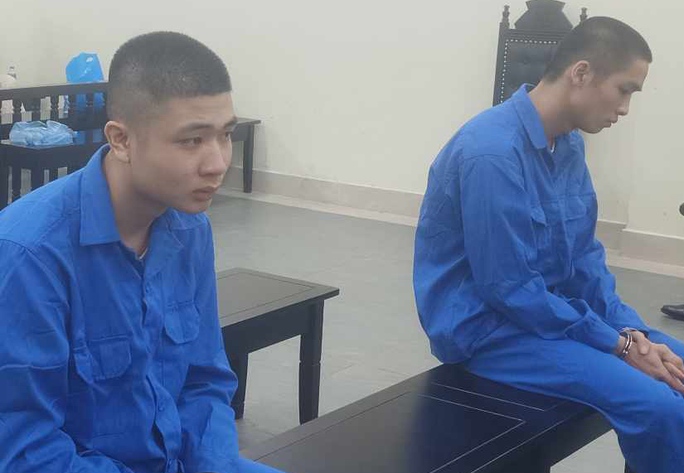 Hai bị cáo tại phiên toà. Ảnh: L.Đ.