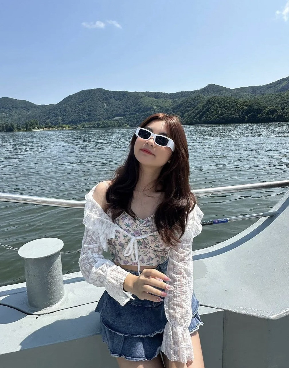 Hạt Dẻ có gu thời trang cá tính.