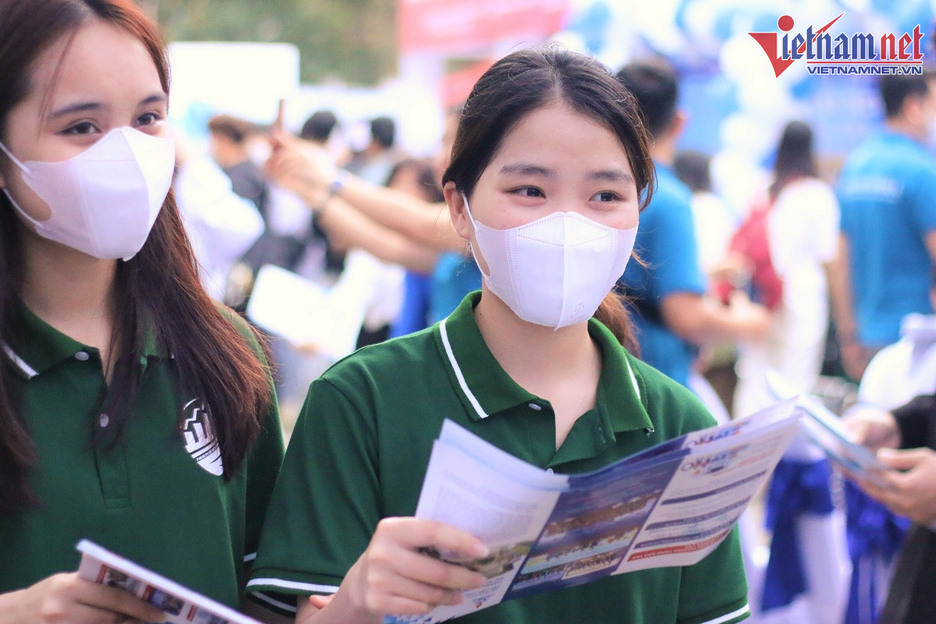 Gần 292 nghìn thí sinh bỏ cơ hội xét tuyển vào đại học năm 2023. Ảnh: Thanh Hùng.