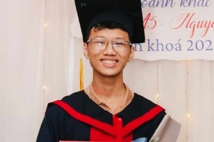 Vũ Hoàng Lương Huy - Thủ khoa khối A1 toàn quốc năm 2023.