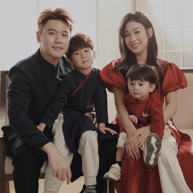 Gia đình hot mom Trang Lou và 2 cậu con trai