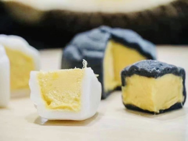 Bánh trung thu 'lạ' bán sớm, tưởng không ai mua hóa ra 'cháy' hàng Bánh trung thu 'lạ' bán sớm, tưởng không ai mua hóa ra 'cháy' hàng