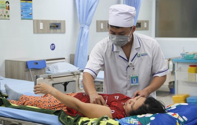 Tin mới vụ nữ sinh ‘bom hàng’: Sức khỏe người mẹ đã hồi phục Tin mới vụ nữ sinh ‘bom hàng’: Sức khỏe người mẹ đã hồi phục