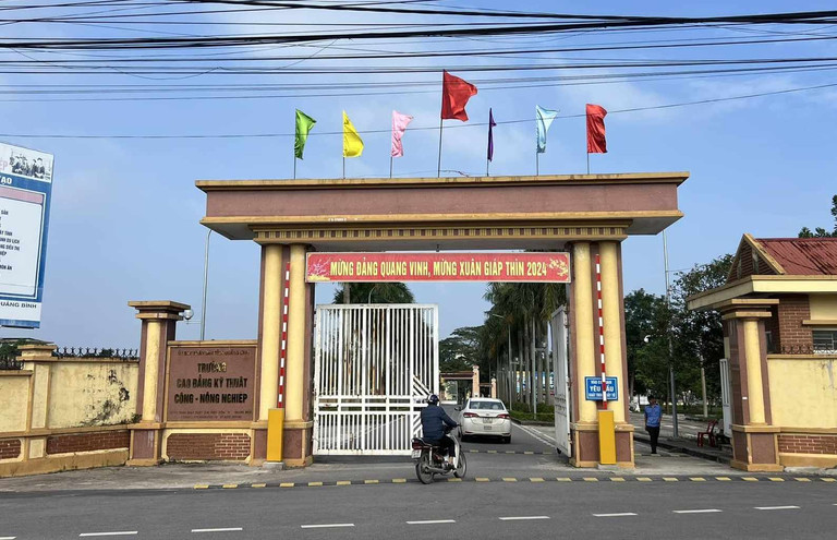 Giáo viên dạy lái xe vi phạm nồng độ cồn bị phạt 35 triệu, tước bằng 23 tháng Giáo viên dạy lái xe vi phạm nồng độ cồn bị phạt 35 triệu, tước bằng 23 tháng