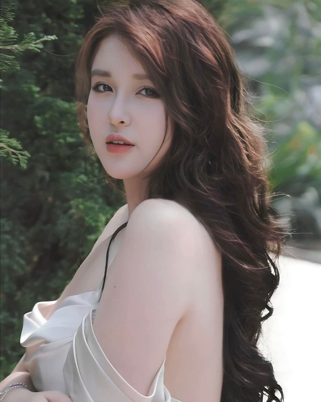 Loạt ảnh đứng lớp của cô giáo trẻ này được chia sẻ rộng rãi khắp mạng xã hội.