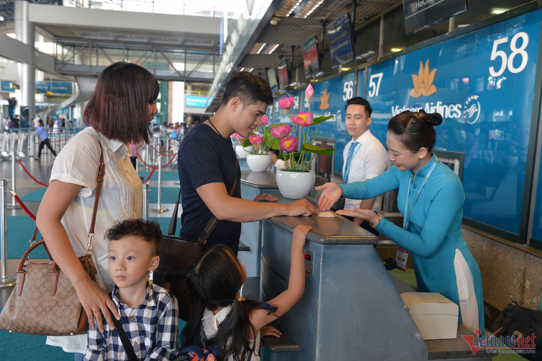 Một số chặng bay đã hết sạch vé Tết do nhu cầu đi lại tăng cao vào dịp Tết Nguyên đán 2024 (Ảnh minh họa: Hoàng Hà)