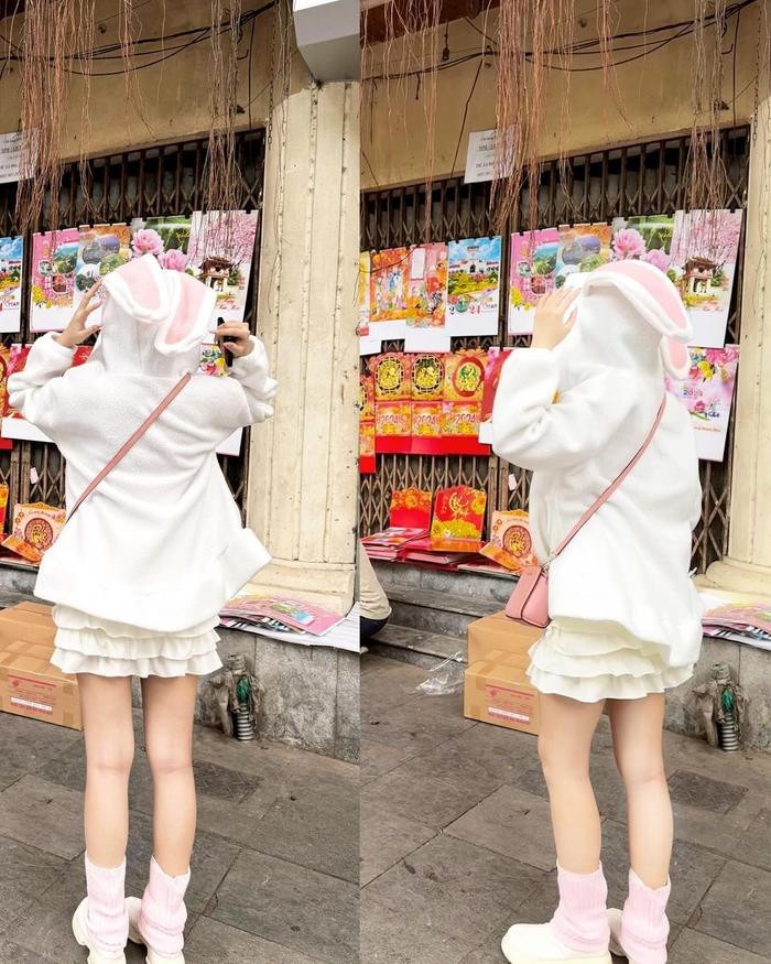 Trong khung ảnh chụp cận, netizen không khỏi xuýt xoa trước làn da nõn nà cùng đôi chân thon dài, không tì vết của ái nữ nhà Quyền Linh - Dạ Thảo.