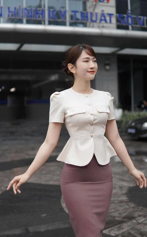 Lê Bống từng có chia sẻ gây chú ý về lý do của sự thay đổi: 