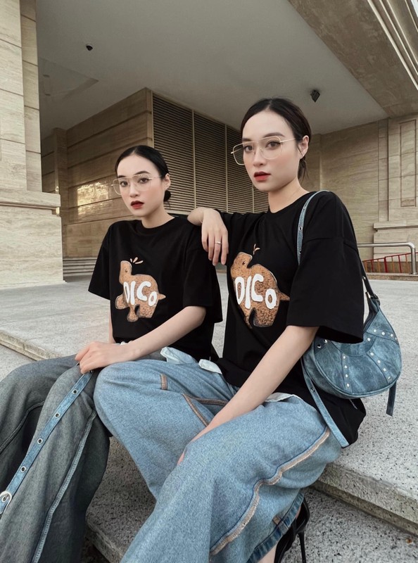 Vì có gương mặt quá giống nhau nên mọi người phải dựa vào tính cách khi tiếp xúc để phân biệt.