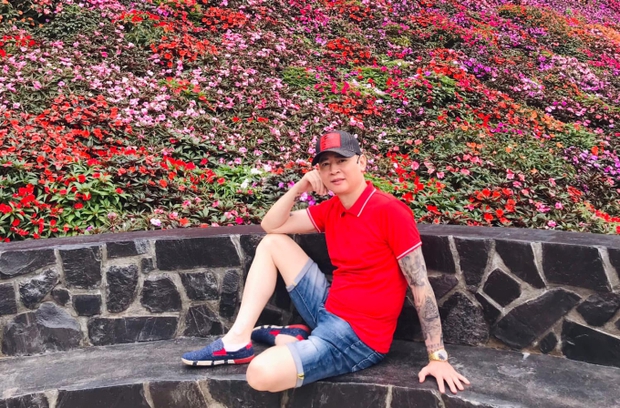 Diễn viên Tùng Dương được khán giả biết đến qua các phim như Dòng sông phẳng lặng, Hành trình đen, Đầm lầy bạc, Chuyện phố phường...