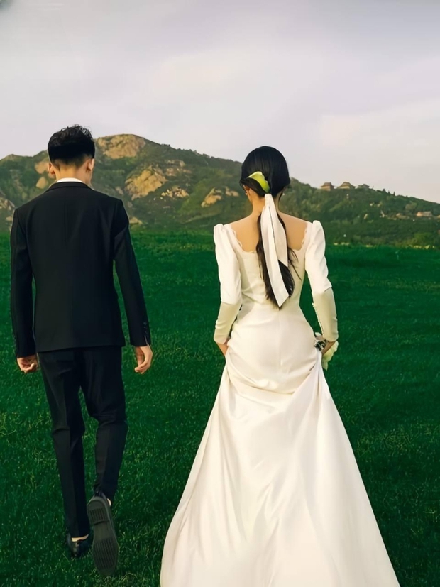 Ngoài chuyện tiền nong, netizen cũng để ý thêm đến cách cặp đôi trao đổi với nhau về tiền bạc.