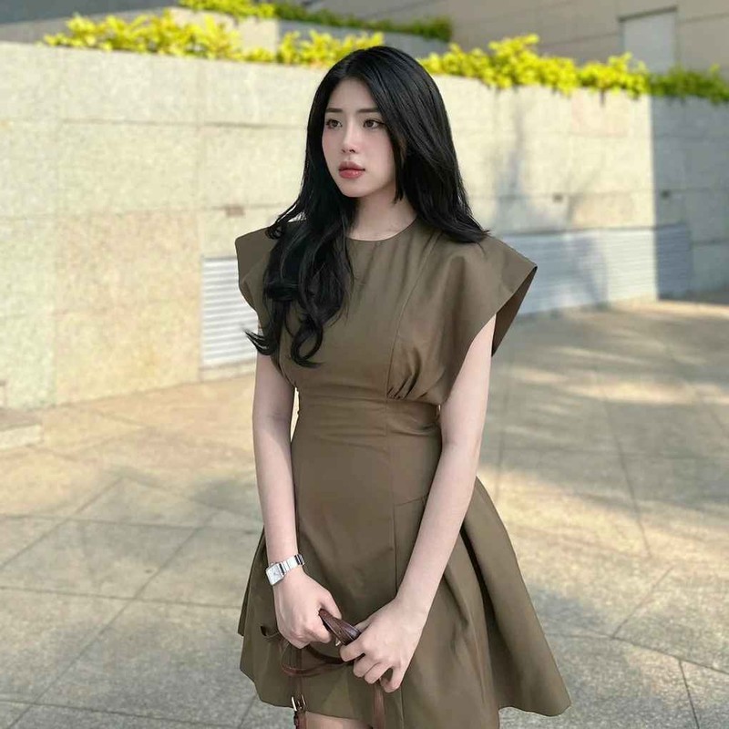 Bạn gái tuyển thủ U23 Việt Nam này là người hiếm hoi không theo đuổi công việc nghệ thuật.