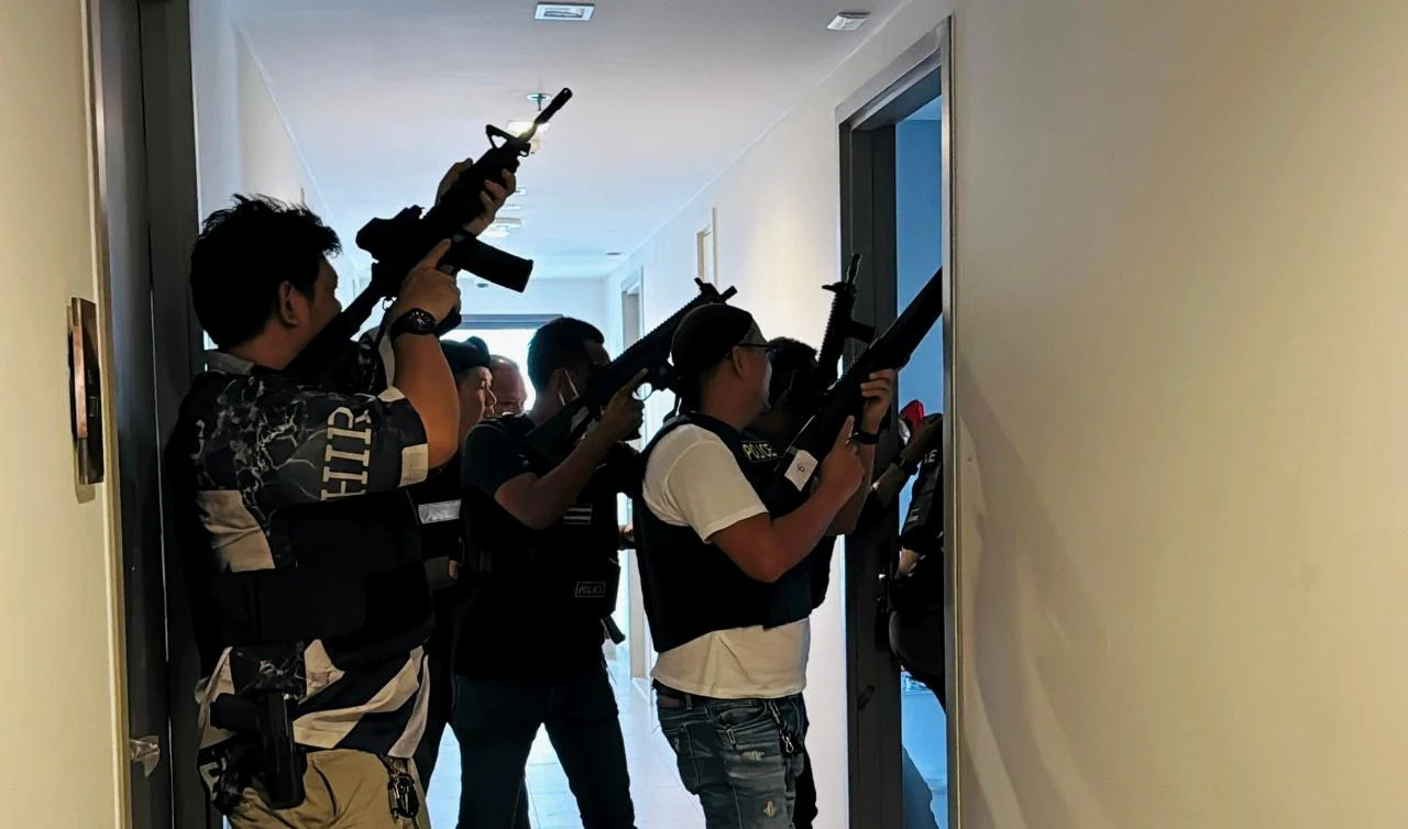 Bạn trai của Nong Wan Jeab tự sát khi cảnh sát đến nhà.