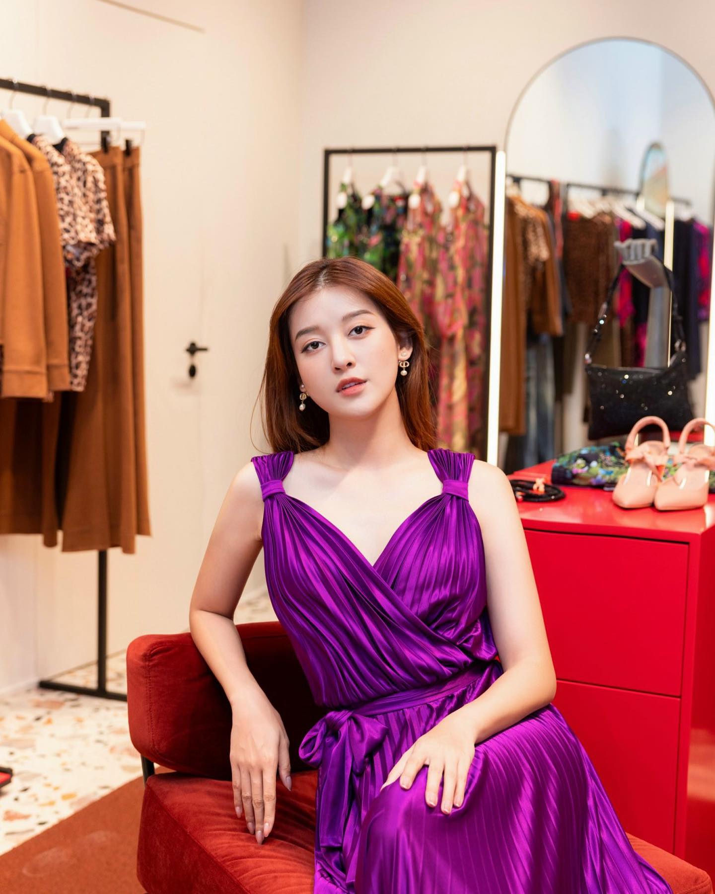 Ngoài ra, nàng Á hậu còn sở hữu cơ sở làm đẹp của riêng mình. Được biết, cô đã dành 2 năm im ắng để tập trung cho lĩnh vực mới này.