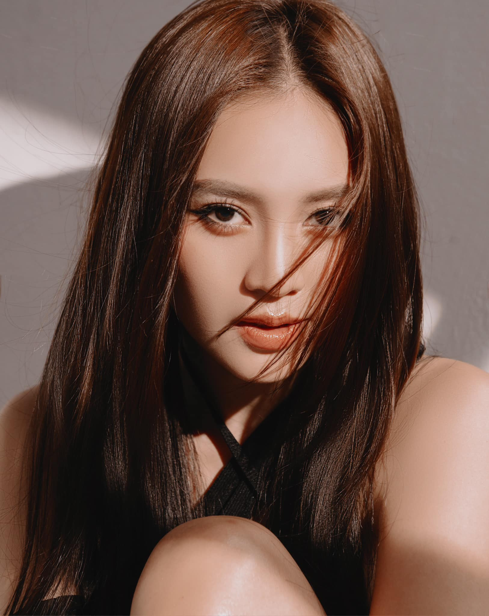 'Chị đẹp' Ninh Dương Lan Ngọc sinh năm 1990, hiện là diễn viên, đại sứ nhiều thương hiệu lớn. Ngoài lĩnh vực diễn xuất, cô phủ sóng rộng trong các chương trình thực tế. 