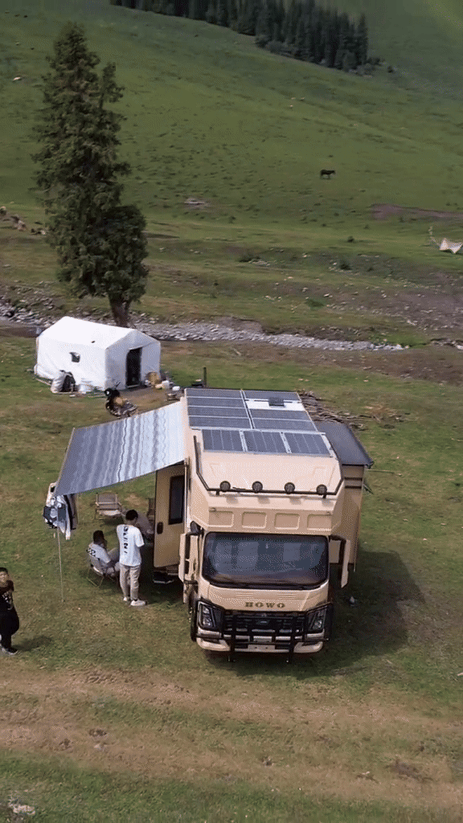 Hằng Du Mục với series đi du lịch trên chiếc xe như 