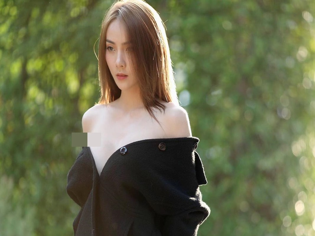 Cô nàng không ngại lộ 