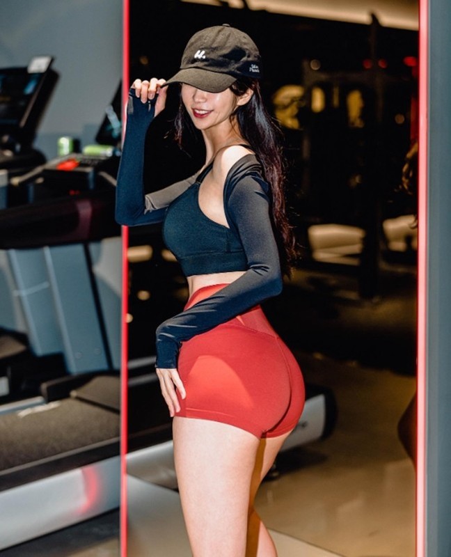 Thông thường, các người mẫu nội y có xu hướng theo đuổi hình ảnh mảnh mai, nhỏ nhắn song Pigmong lại khác. Cô nàng tôn sùng vẻ đẹp phồn thực, đặc biệt thích ăn và tập để sở hữu vòng 3 nở nang, đầy đặn.