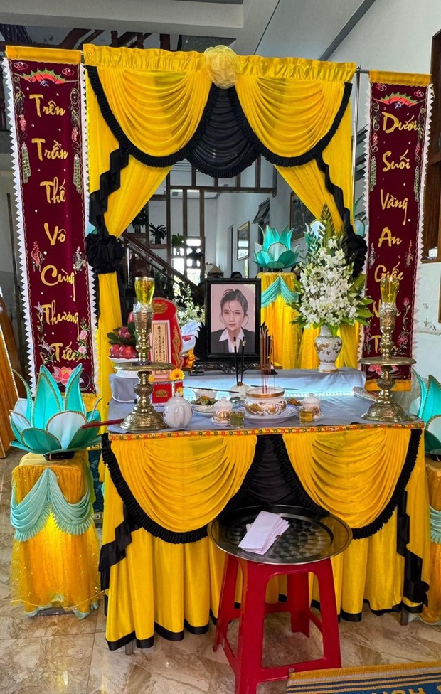 Di ảnh của Thuỷ Phạm khiến ai nhìn vào cũng xót xa, cô vĩnh viễn rời xa cõi đời ở tuổi 34