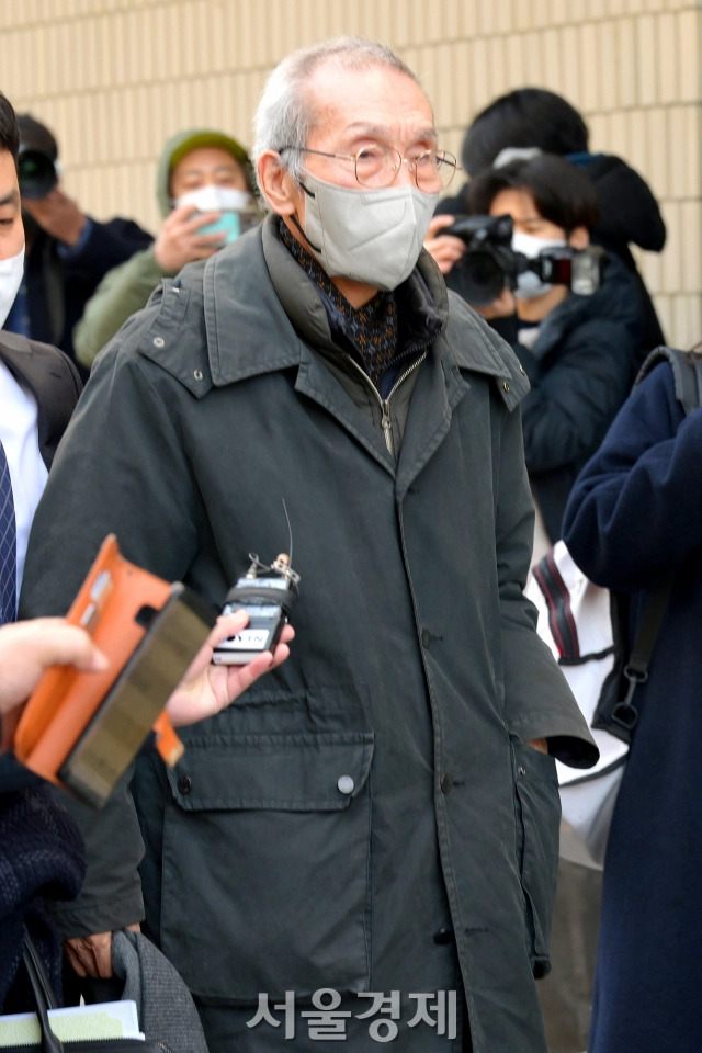 Nam diễn viên xuất hiện tại tòa tòa án ở phiên xét xử hồi tháng 3 năm ngoái