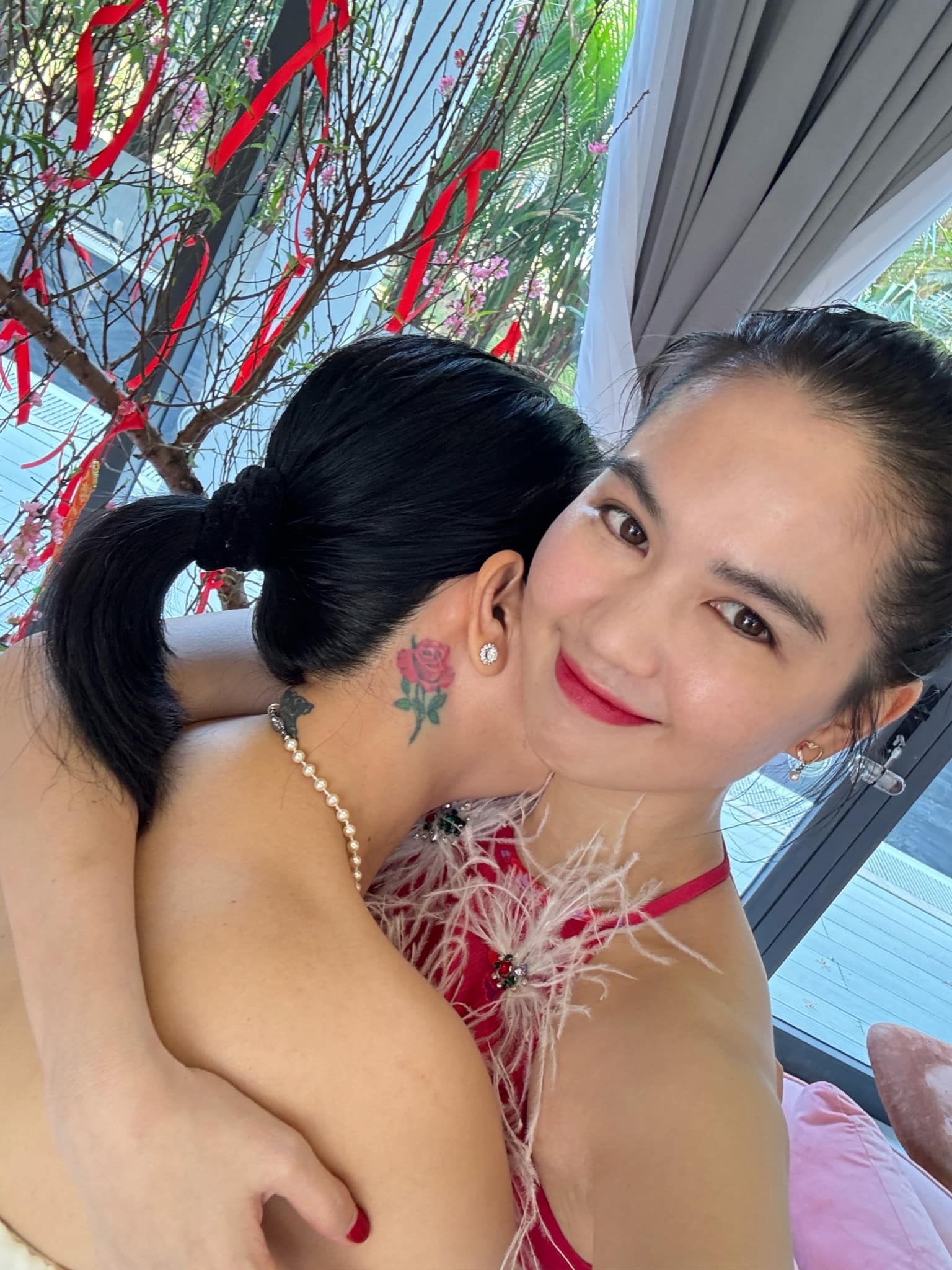 Ngọc Trinh đón năm mới ấm cúng bên gia đình