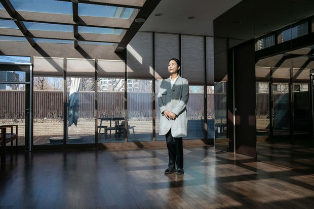 Soohyun Sarah Kim, người đứng đầu St. Park, ở một căn phòng được sử dụng cho các lớp học Pilates.