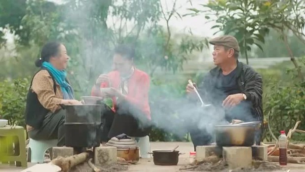 Phương nhớ nhà, muốn ngừng chuyện đóng giả bạn gái Huy.