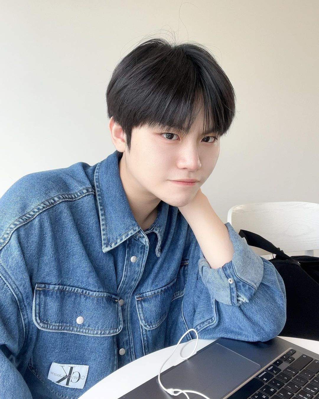 Sau 12 năm, “ PSY nhí” ngày nào đã trở thành chàng thanh niên 18 tuổi. Suốt quãng thời gian đó, Min Woo vẫn được quan tâm nhờ những nội dung, phong cách ăn theo Gangnam Style. Cậu có một số sản phẩm âm nhạc như Show+Time (2013), Ariarirang (2014)… nhưng không để lại nhiều ấn tượng.