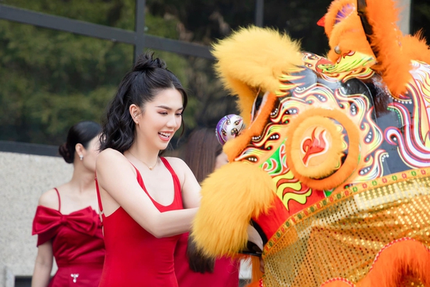 Ngọc Trinh lần đầu xuất hiện sau 4 tháng