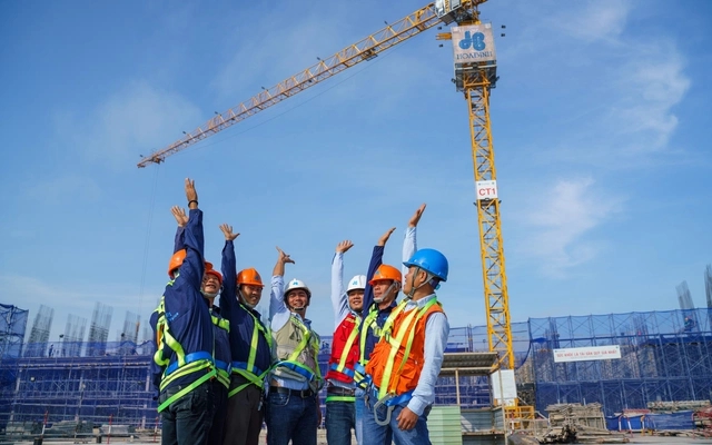 Tập đoàn Xây dựng Hòa Bình gây bất ngờ khi trúng thầu 5 dự án trị giá 72 triệu USD tại châu Phi. Ảnh: HB