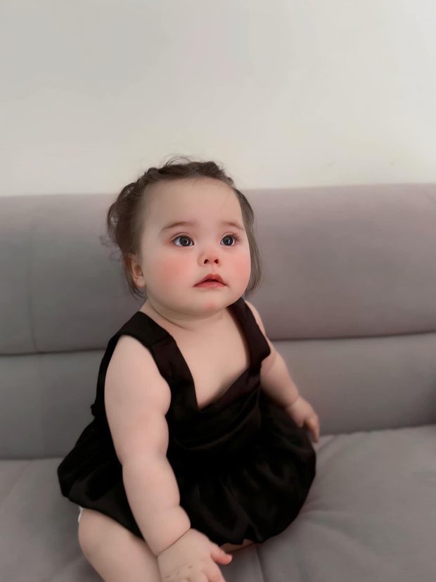 Bé Mật Ong vừa tròn 1 tuổi