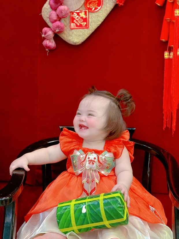 Những biểu cảm đáng yêu của bé Mật Ong