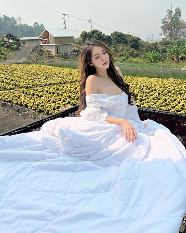 Navapat cho biết, cô đang độc thân. 