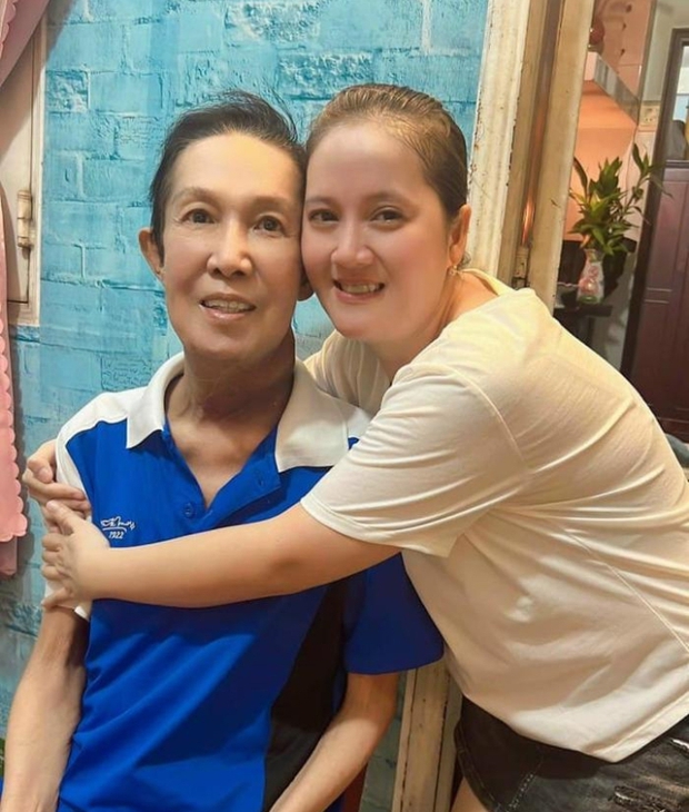 NS Vũ Linh và con gái Hồng Loan