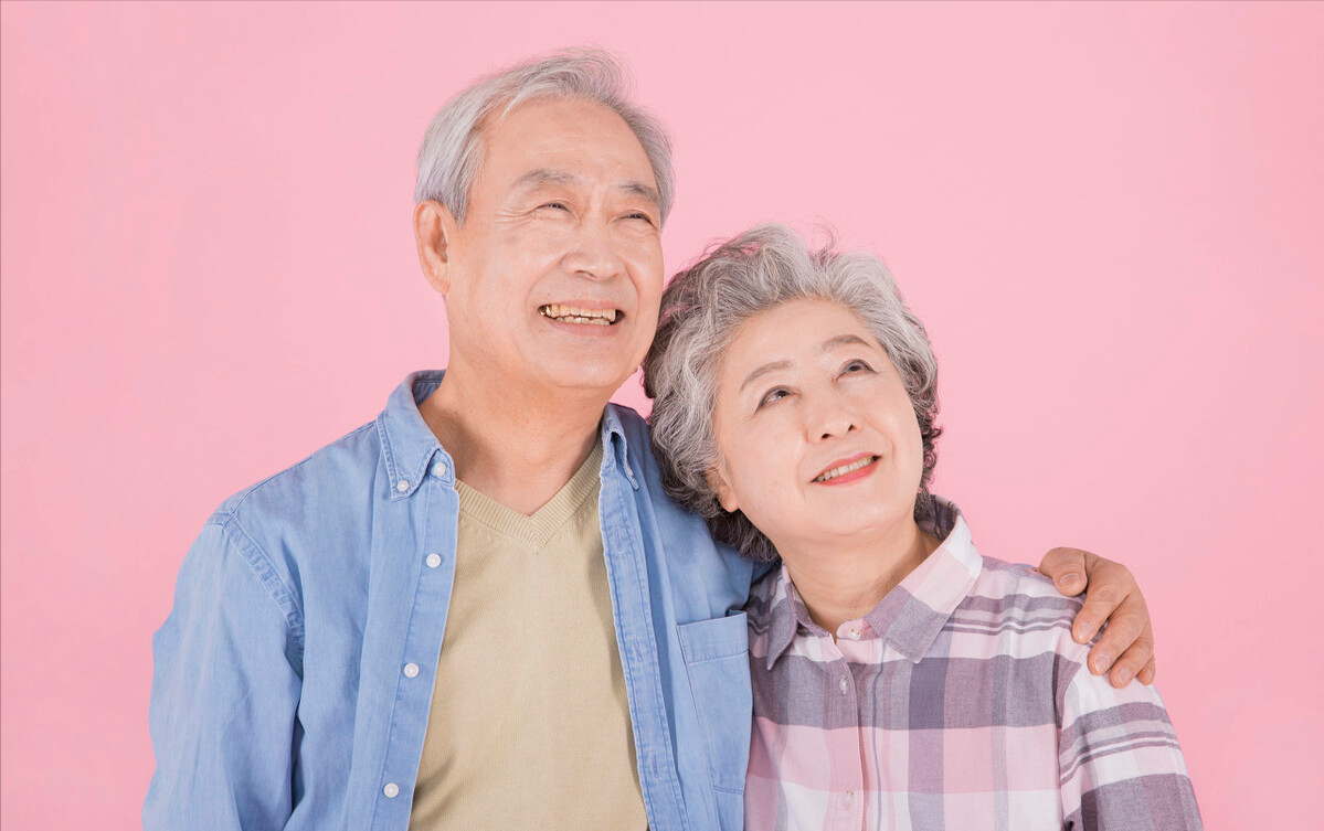 Về già, người được sống bình yên, không vướng bận áp lực tiền bạc là người may mắn.