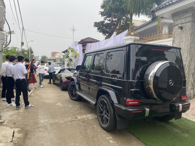 Dàn xe rước dâu cũng 