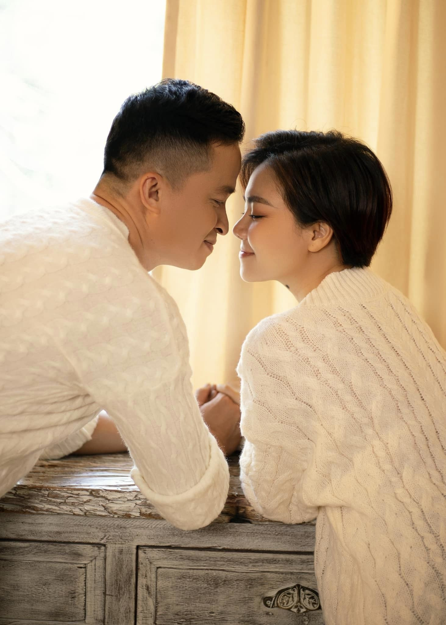 Trên trang cá nhân, Thanh Ngọc thường xuyên khoe khoảnh khắc ấm áp bên gia đình.