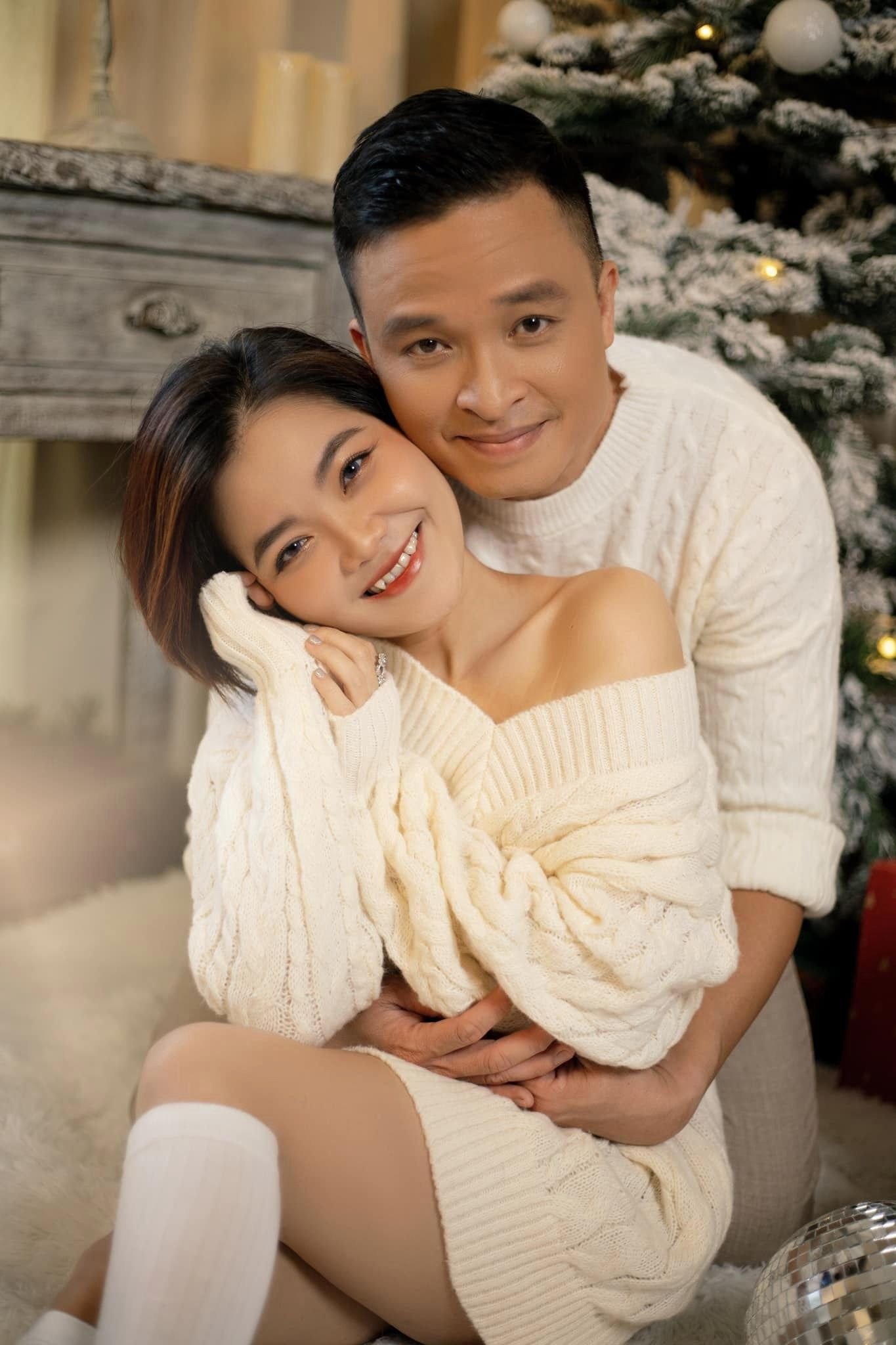 Người hâm mộ vẫn dành sự quan tâm cho Thanh Ngọc, đặc biệt là đời tư. Cô hiện hạnh phúc bên chồng là bác sĩ Đức Thiệp. Cặp đôi kết hôn năm 2011 và có một con trai.