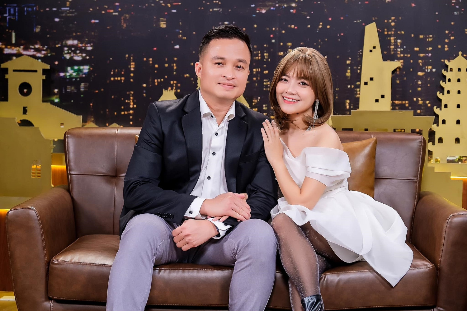 Xuất hiện trong chương trình 'The Khang show', Thanh Ngọc cho biết cô và chồng là bạn cùng lớp thời trung học. Thời điểm đó, cô không hề có ấn tượng gì với anh. Đức Thiệp thích tính cách của Thanh Ngọc sau vài lần trò chuyện. Tình cảm của cả hai dần tiến triển nhờ sự quan tâm, ấm áp của Đức Thiệp.