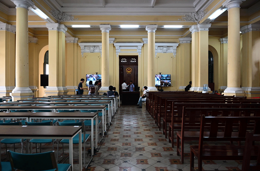 Phòng xử án đã được chuẩn bị hoàn tất (Ảnh: Nguyễn Huế)