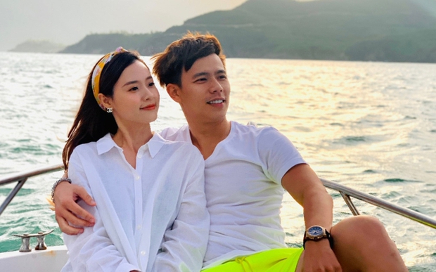 Trần Anh Huy và Midu từng được đẩy thuyền vì những khoảnh khắc tình cảm