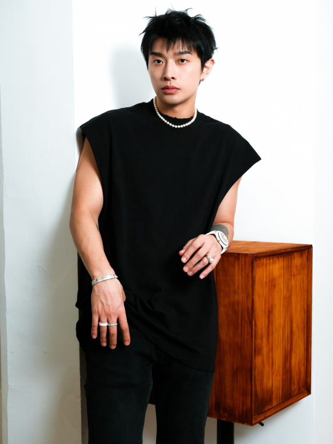 Mãn Thư Khắc là rapper 