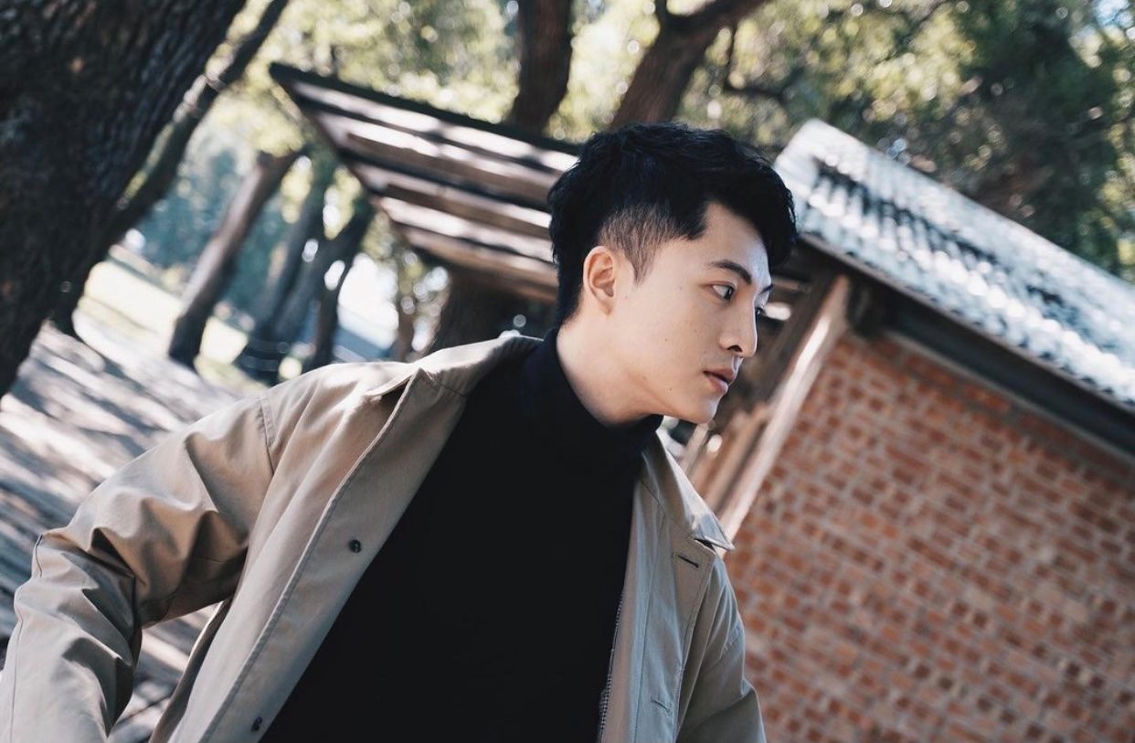 Nam diễn viên vẫn rất điển trai và phong độ