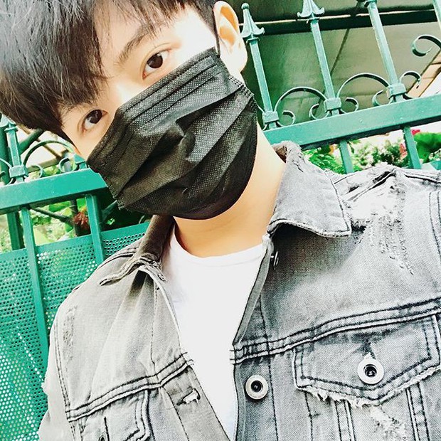 Từng có thời gian Harry Lu luôn xuất hiện với khẩu trang trên mặt