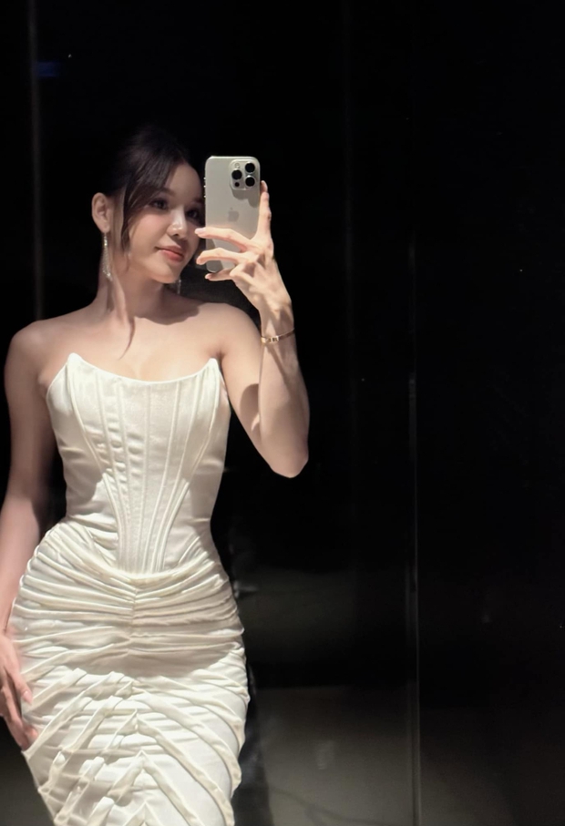 Yến Xuân xinh đẹp nóng bỏng, lại khéo léo, tích cực... Cô nàng hội tụ nhiều yếu tố của một cô gái khiến mọi người yêu mến và muốn ở cạnh bên