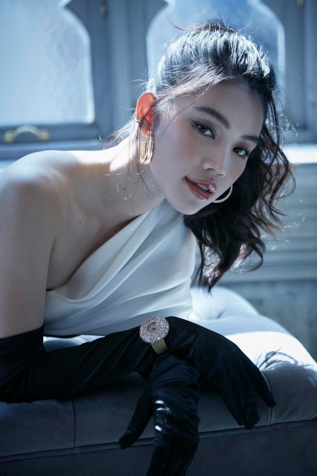 Sau khi chính thức đăng quang cuộc thi Hoa hậu Thế giới người Việt tại Úc vào năm 2015, Jolie Nguyễn được nhiều người biết đến